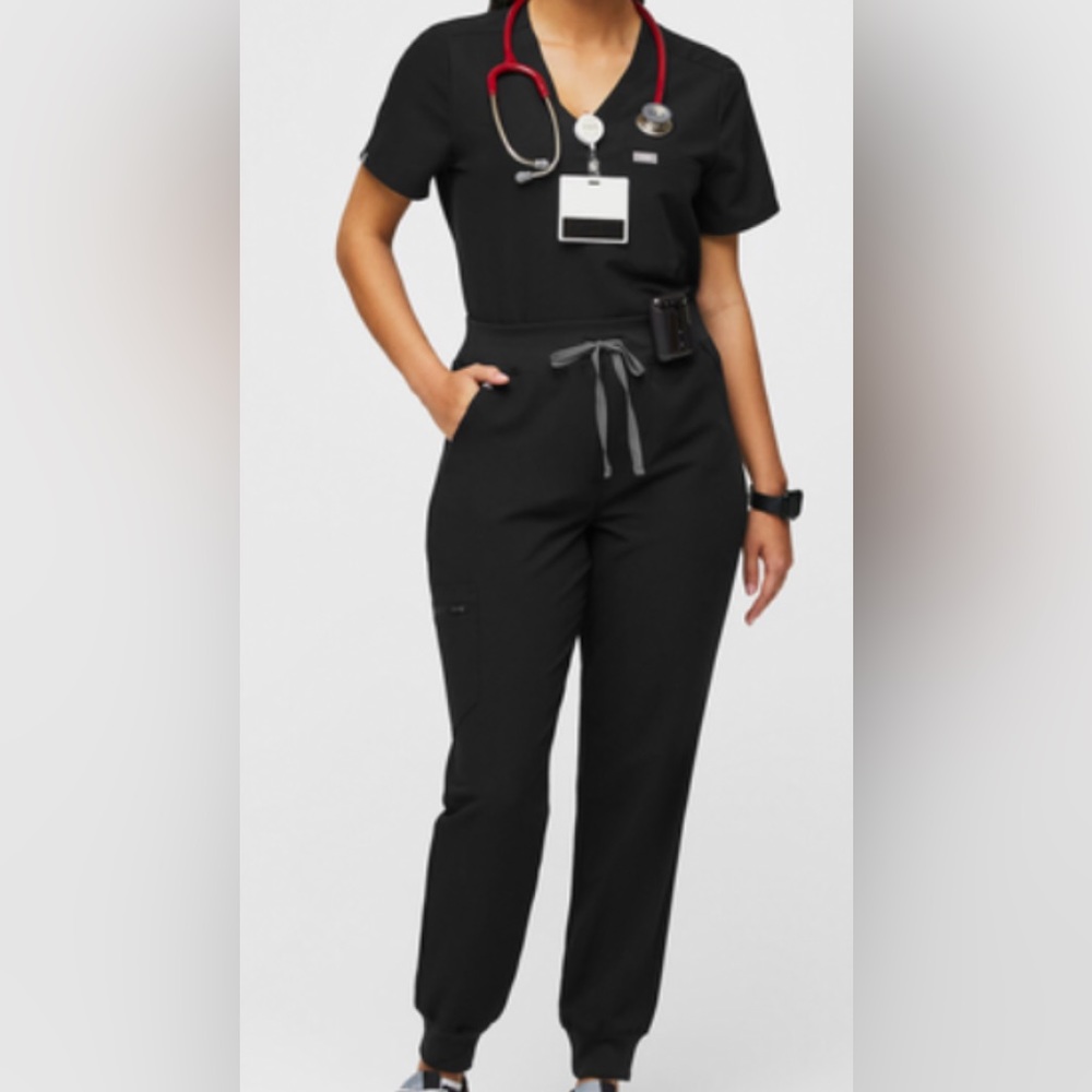 🛑 SOLD 🛑 Figs Black Scrub Set